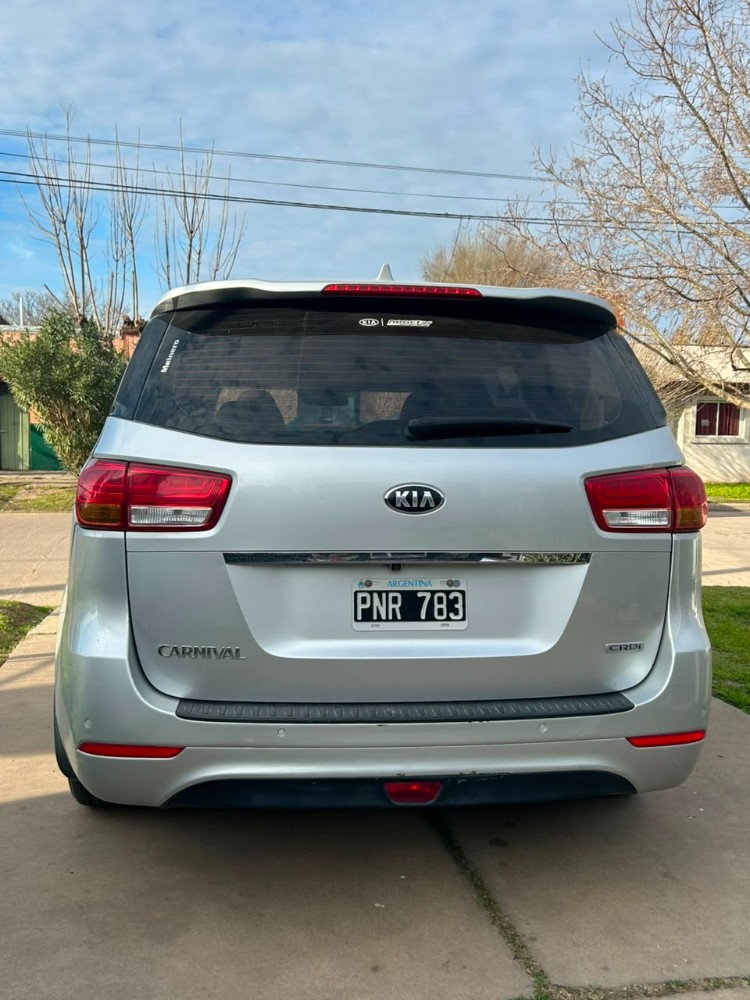 Kia CARNIVAL Van 2,2 Crdi 6AT 11p Premium 2017 — foto 3